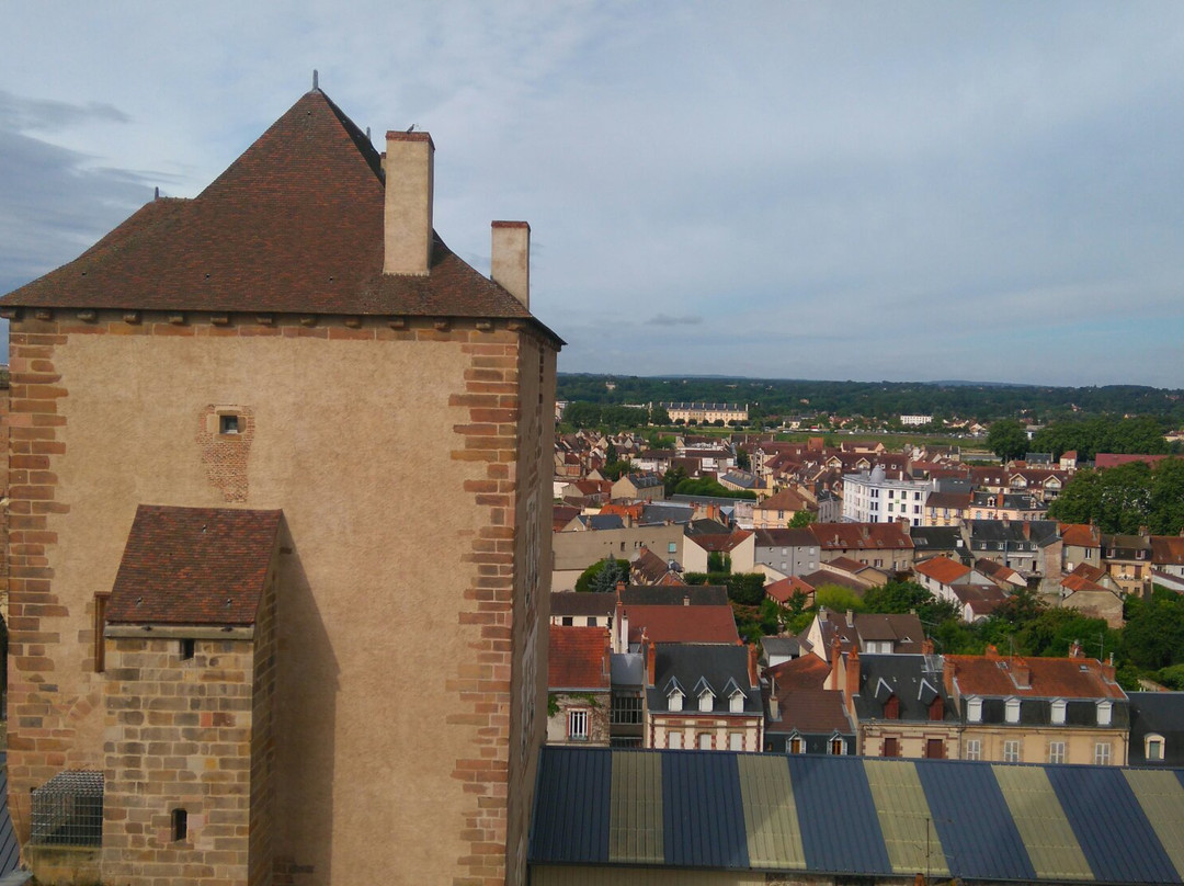 La Mal Coiffée - Château des Ducs de Bourbon-穆兰必去景点