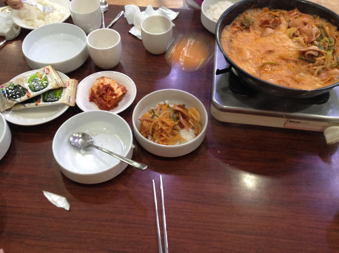 최네집