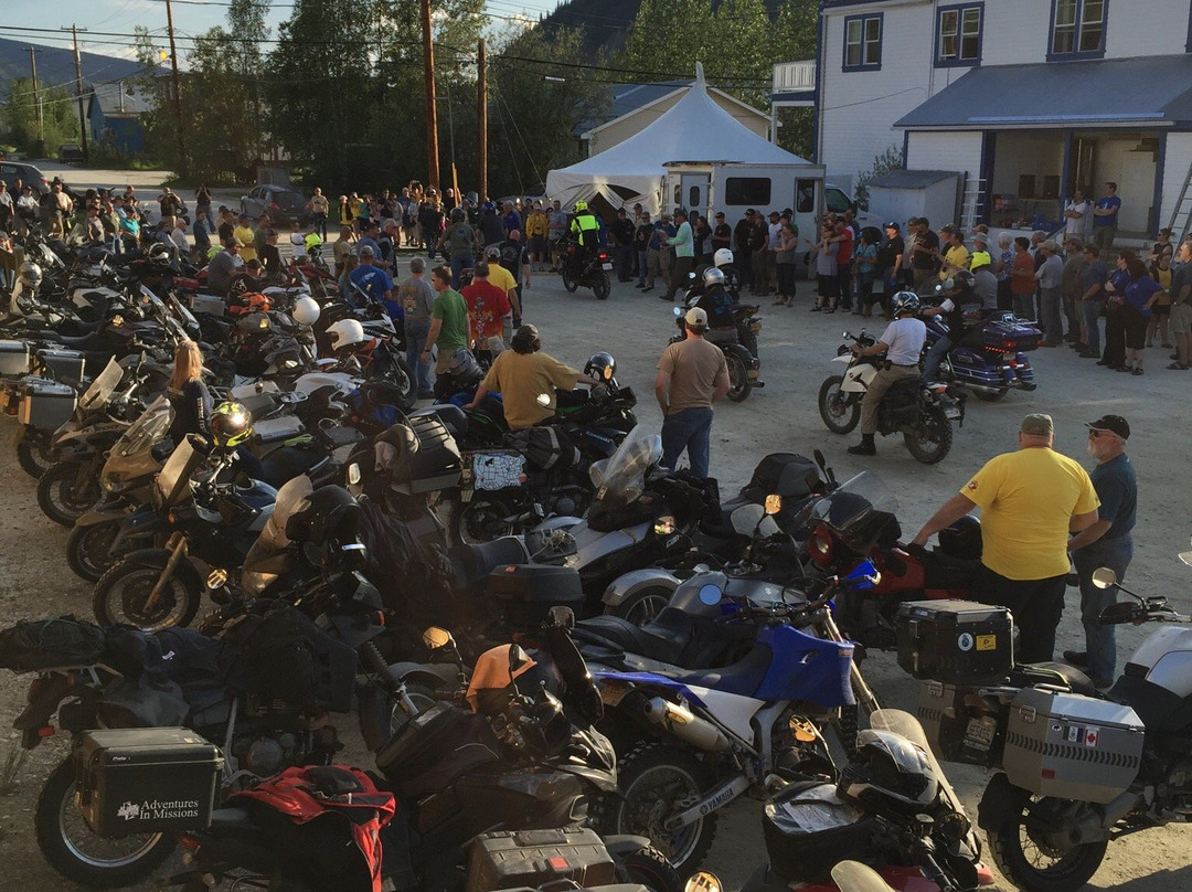 Triple J Hotel and Cabins主图