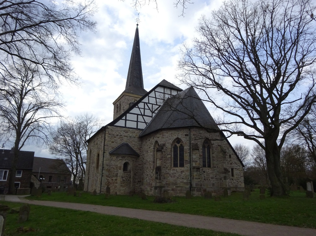 Dorfkirche Stiepel景点图片