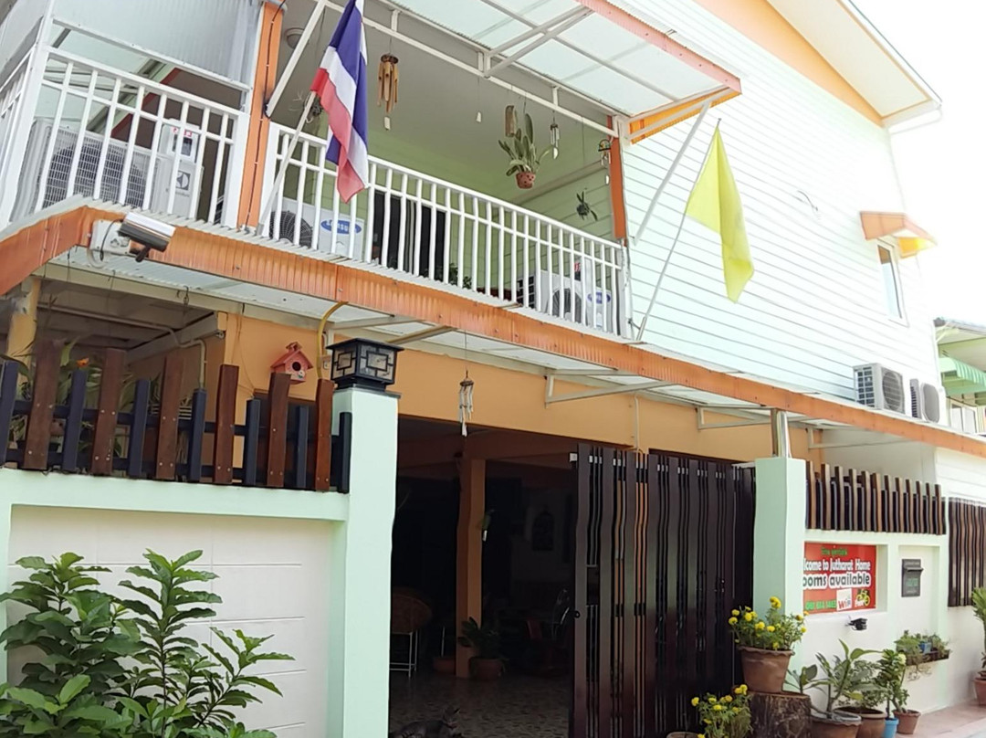 Jutharat Home