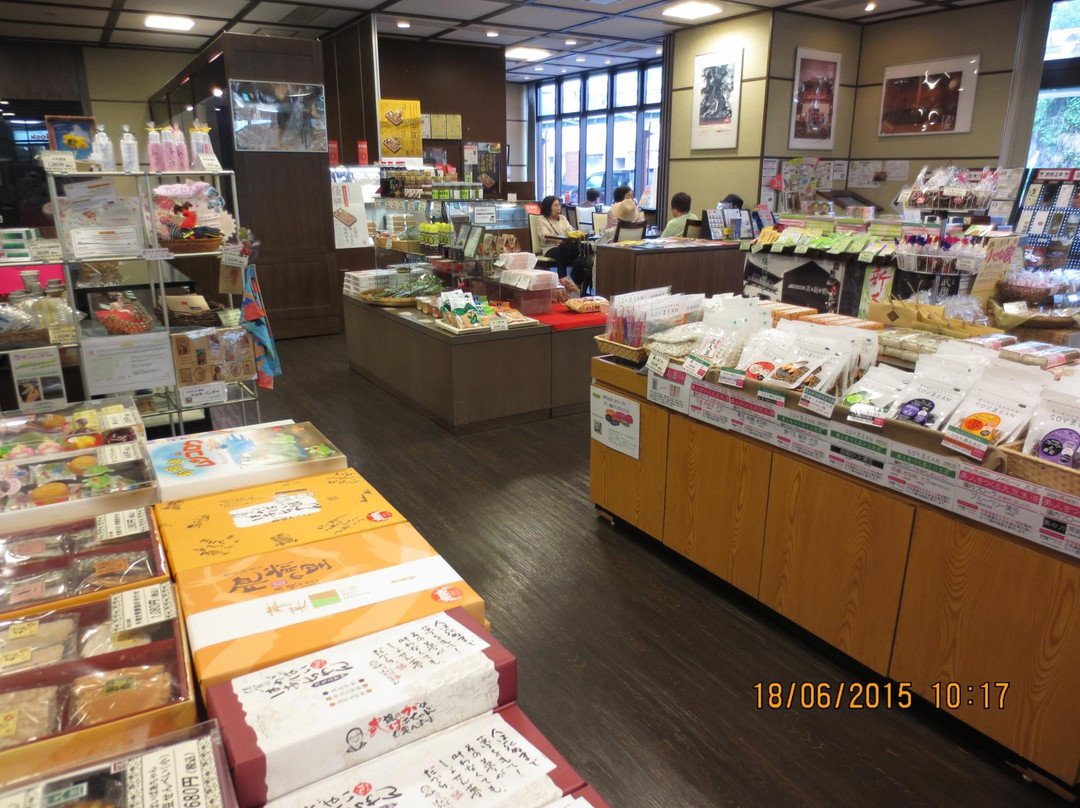 Takeo Tourist Information Center-武雄市必去景点