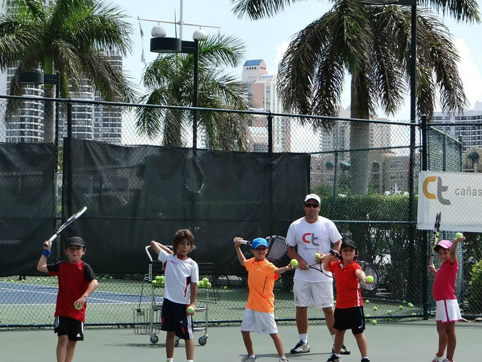 Canas Tennis-阿文图拉必去景点