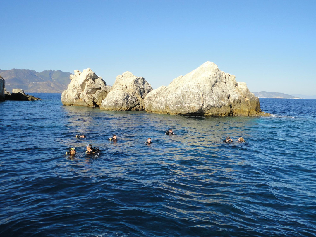 Dive Blue Dream-Agioi Anargyroi必去景点