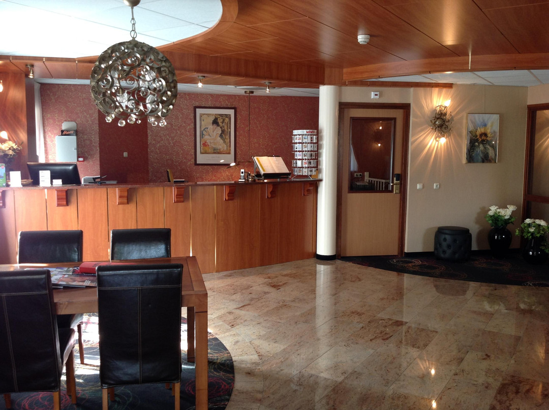 SuyderSee Hotel主图