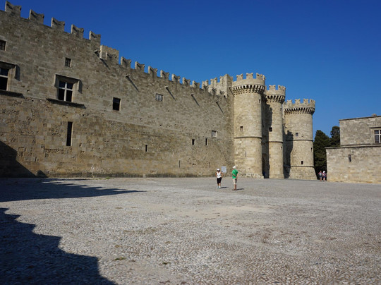 Old Town Treasure Hunt-Moschatos Travel-罗德城必去景点