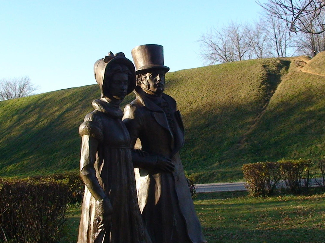 Sculptures on the Kropotkin street景点图片
