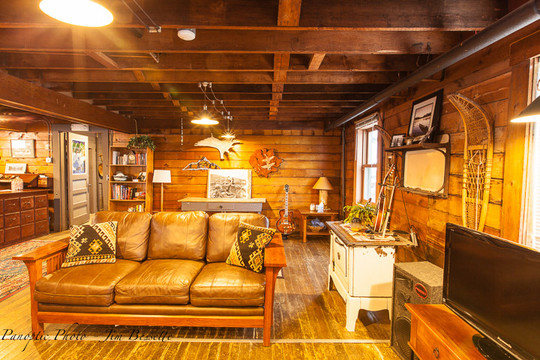 奥罗拉山旅馆主图