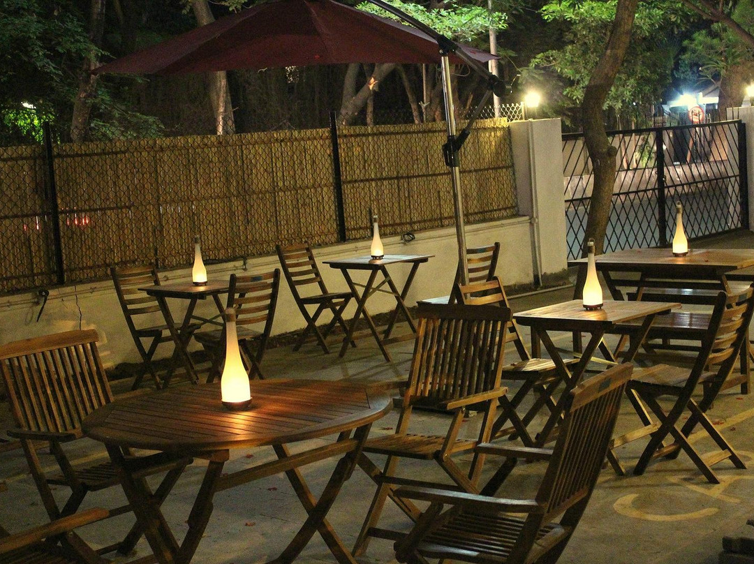 Trois Kitchen & Wine Bar