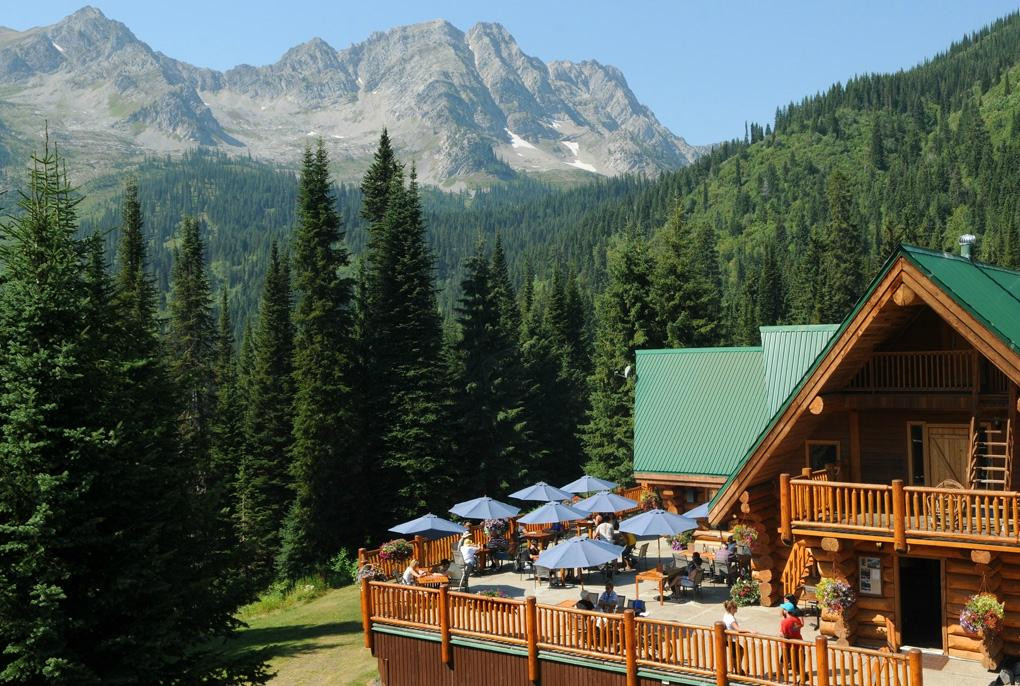 Island Lake Lodge
