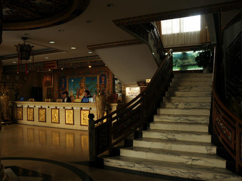 拉萨香巴拉大酒店主图