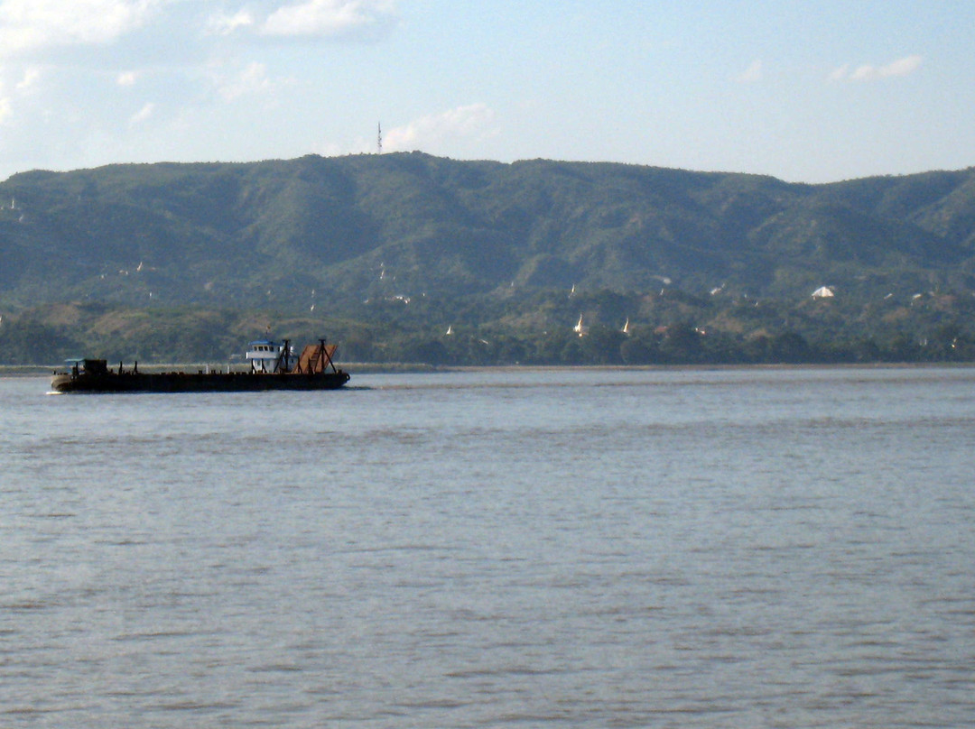 Ayeyarwaddy River-敏贡古城必去景点