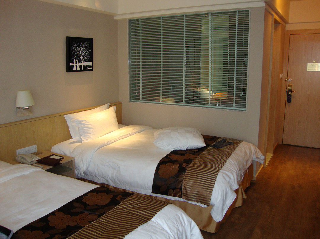 丽兹大酒店主图