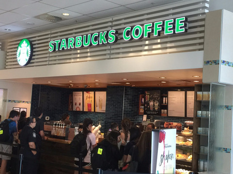 Coral Harbour餐馆和美食-Starbucks