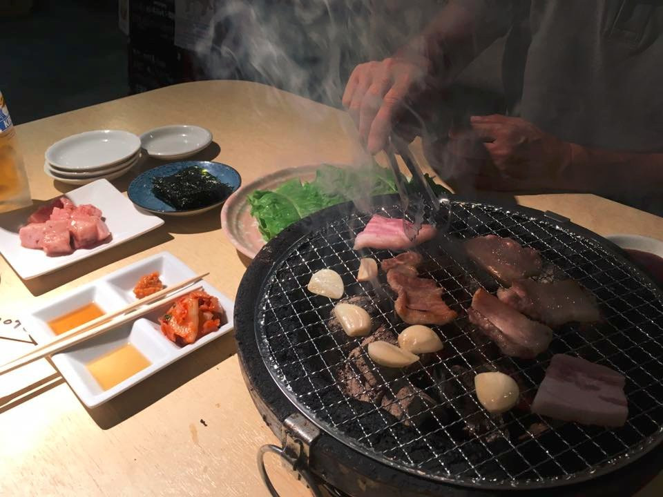 炭火焼肉まこと