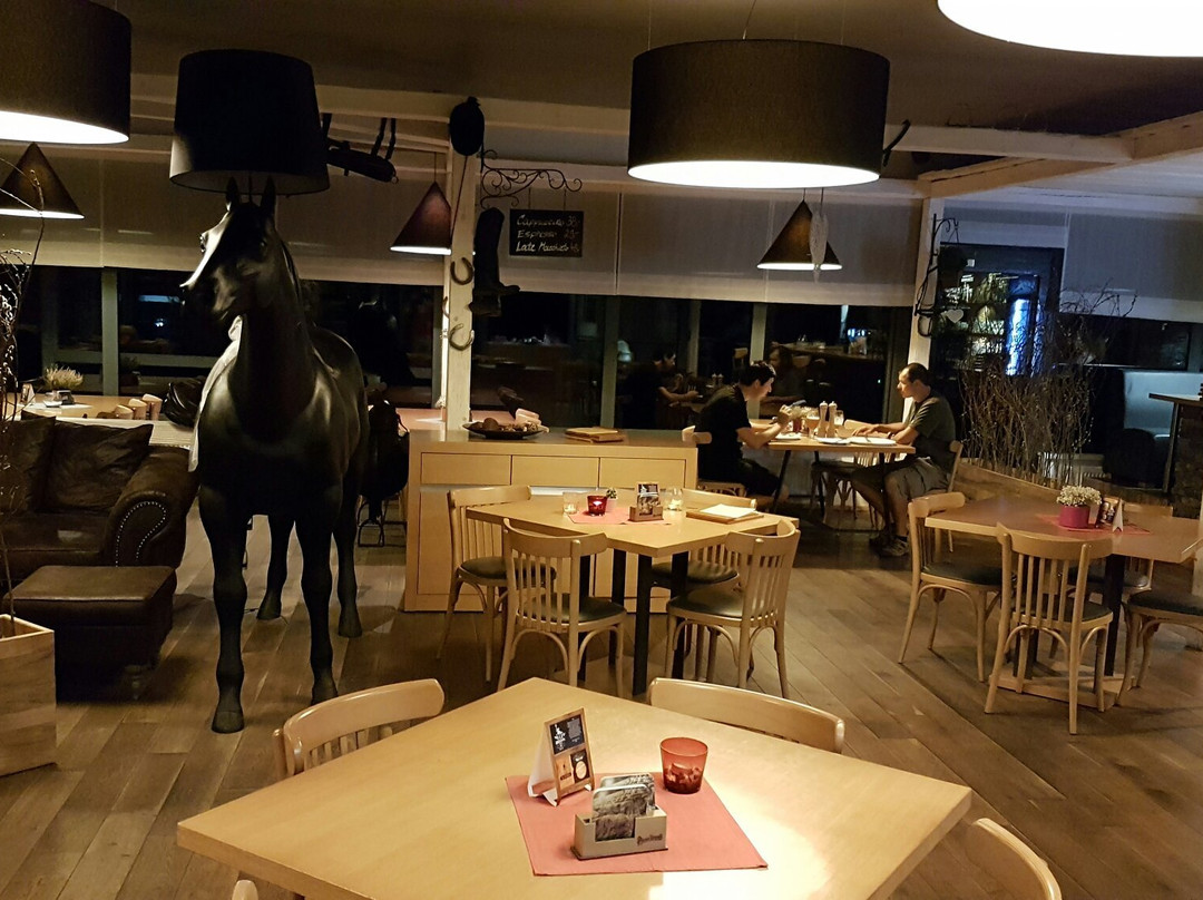 Horka nad Moravou餐馆和美食-Restaurant Jízdárna