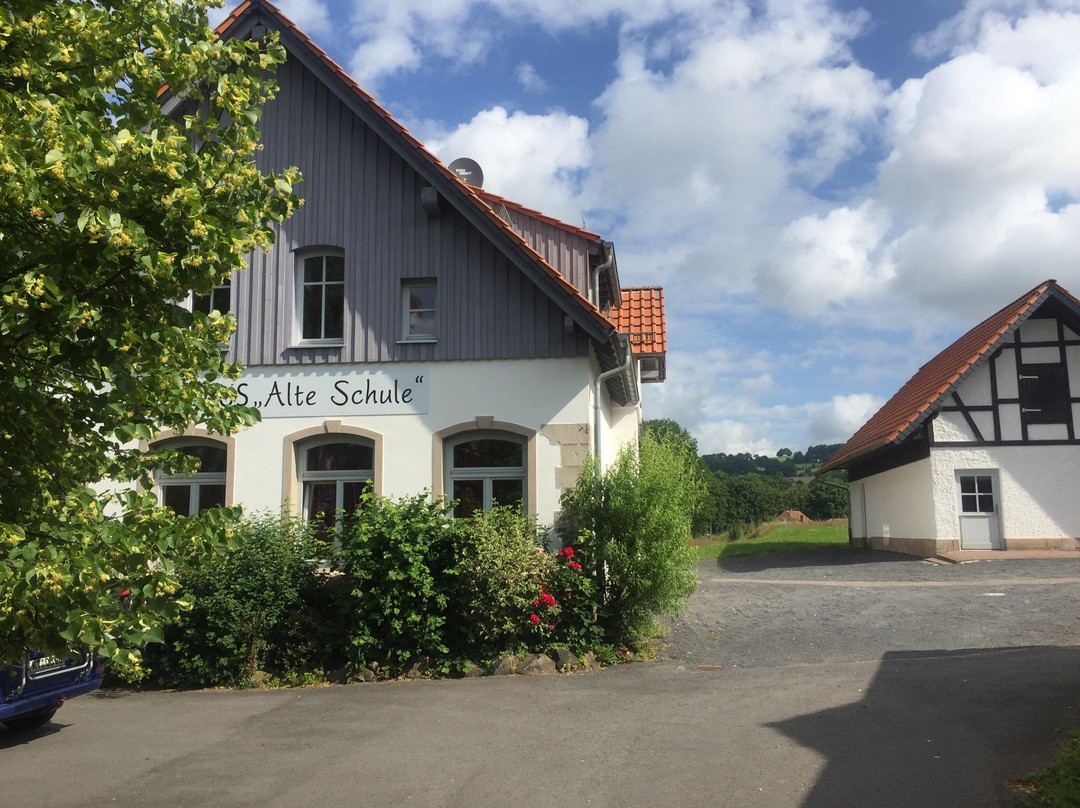 Poppenhausen酒店住宿-Gasthaus Alte Schule