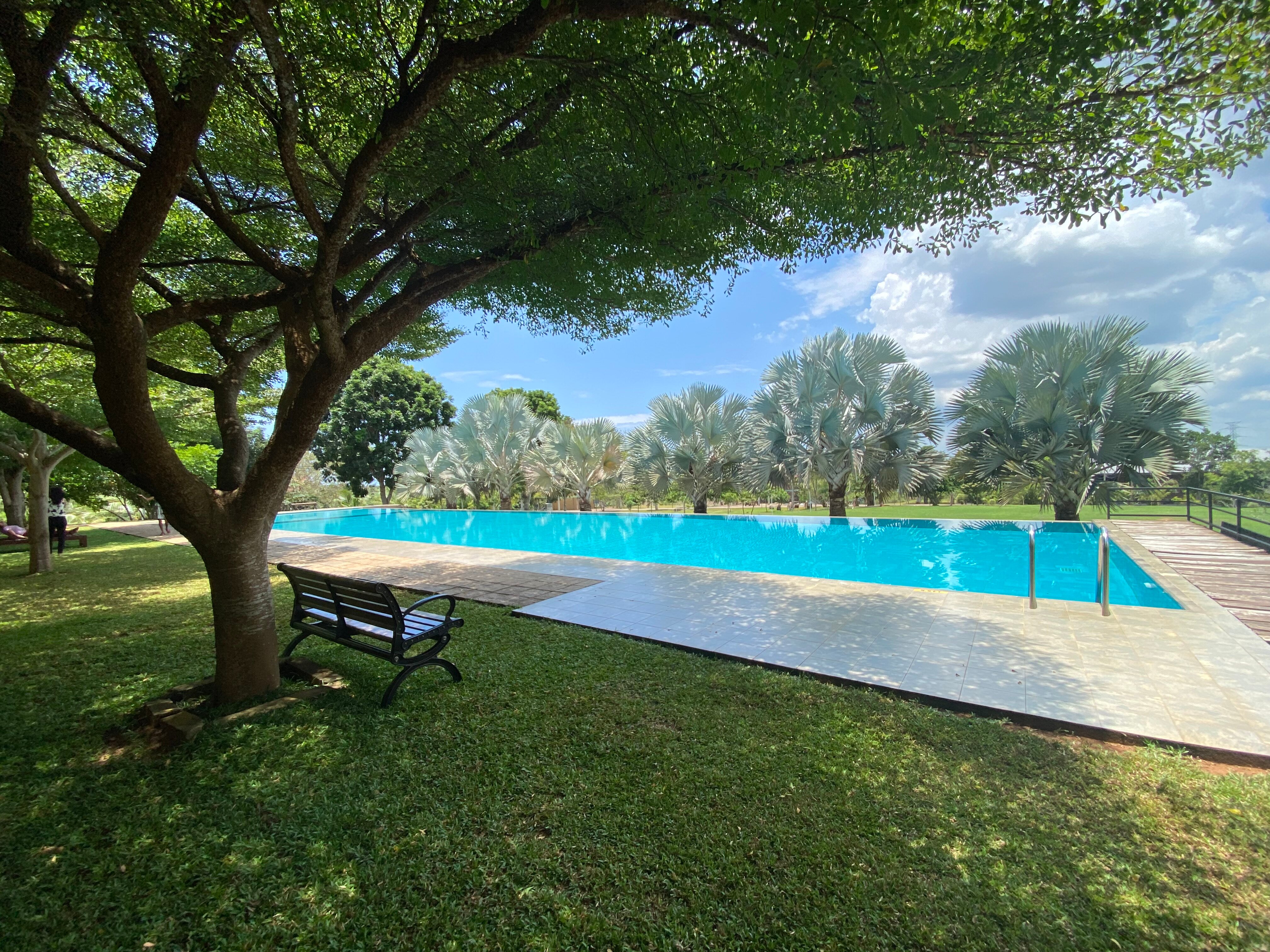 Birds Resort Hambantota-泳池