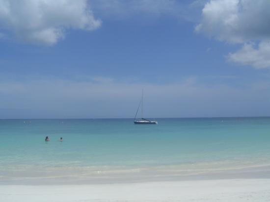 Dickenson Bay-安提瓜必去景点