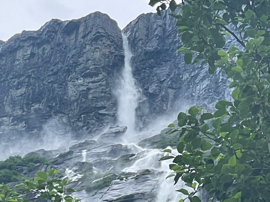 Vinnufossen景点图片