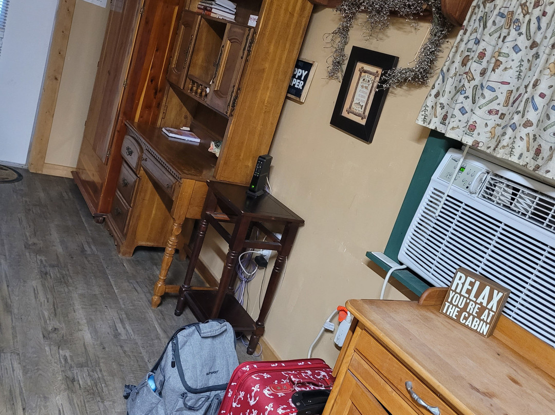 The Yellow Rose Cabin主图