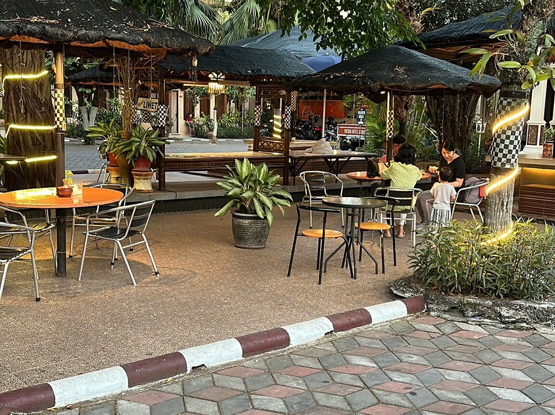 帕特里亚广场酒店主图