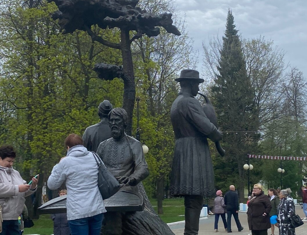 Sculpture The Tree of Life-Yoshkar-Ola必去景点