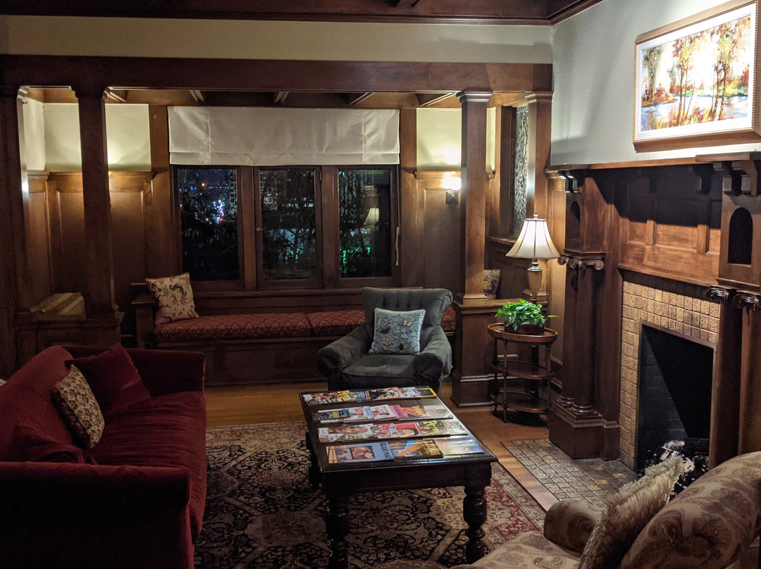 Inn On The Hill主图