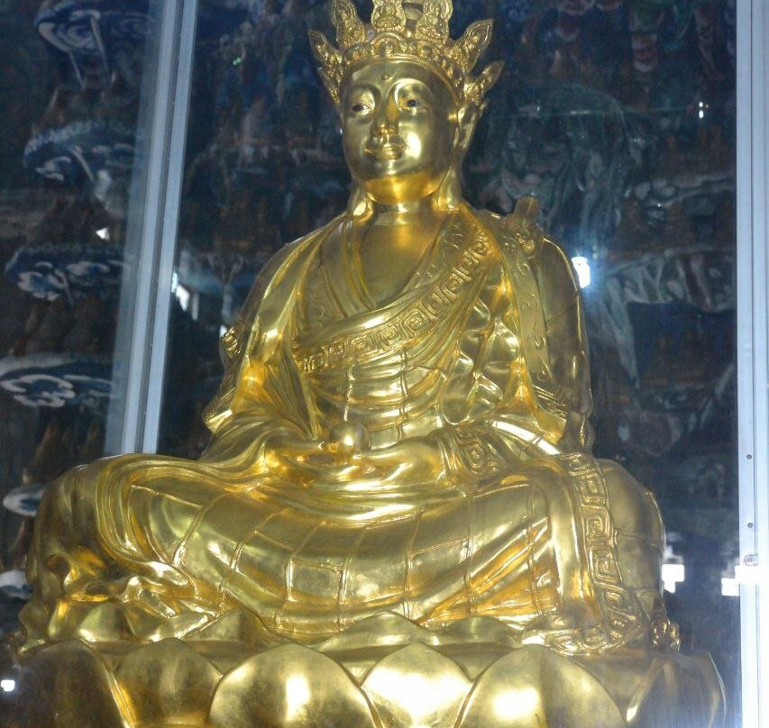 Wat Tham Khao Rup Chang景点图片