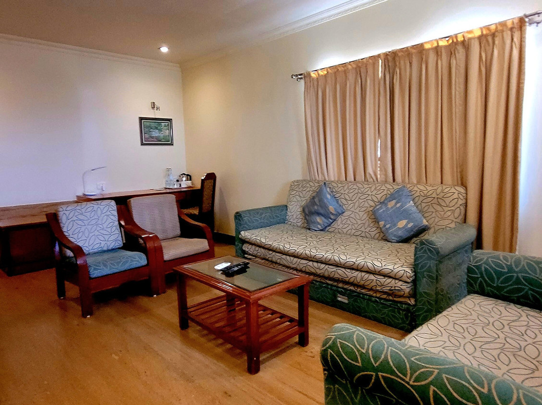 Sterling Karwar主图