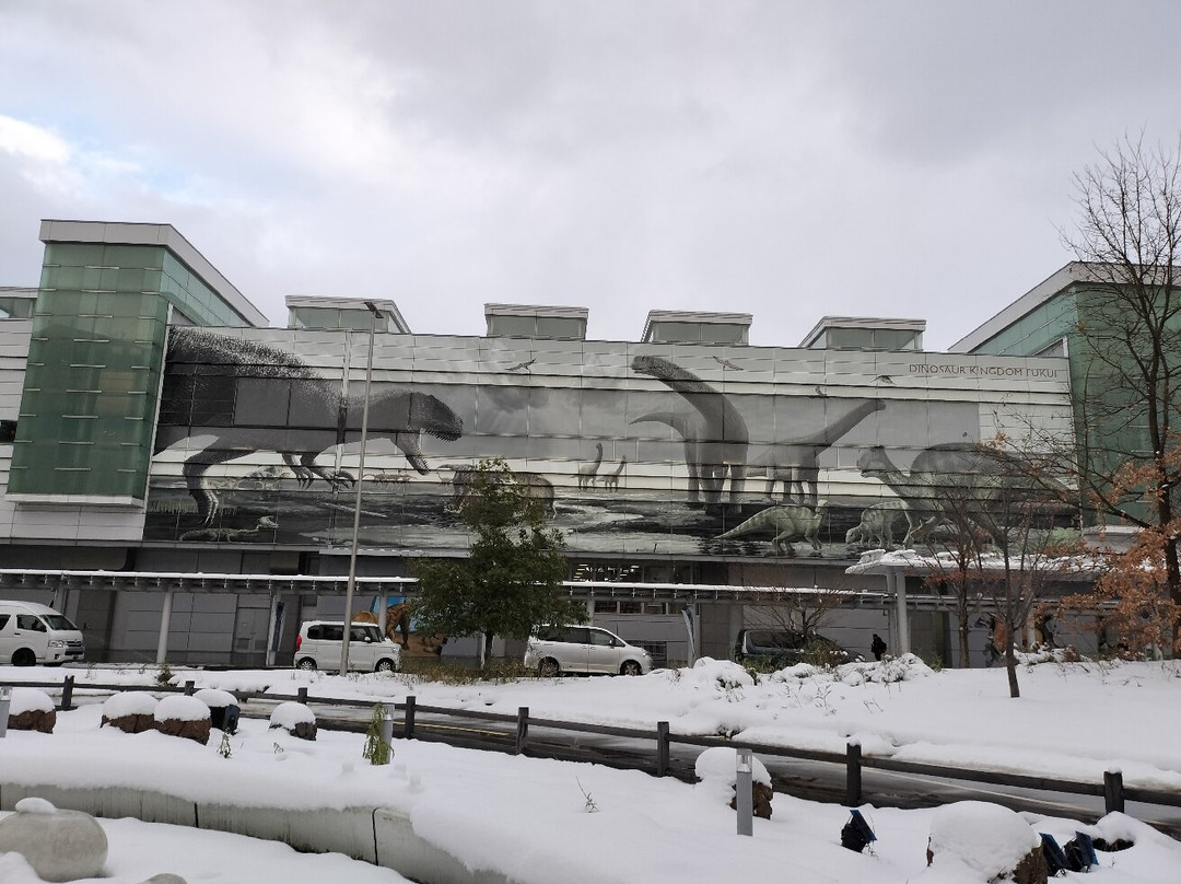 Dinosaur Station at Fukui Station景点图片