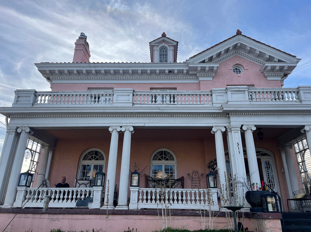 Pendleton House Historic Inn主图