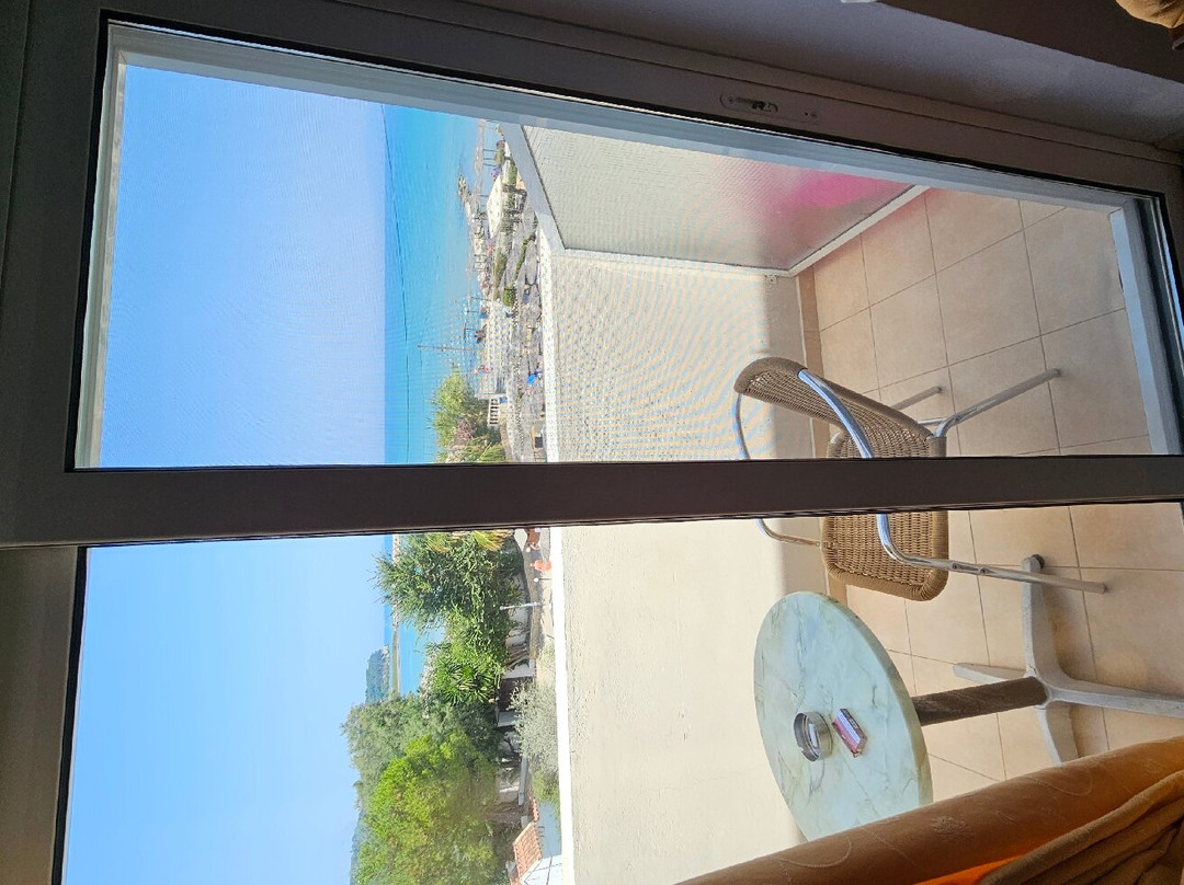 Angela Beach Hotel & Apts主图