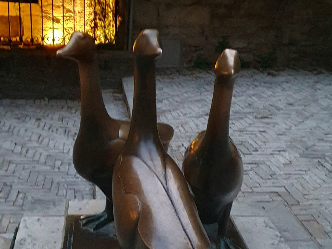 Statues des Trois Oies景点图片