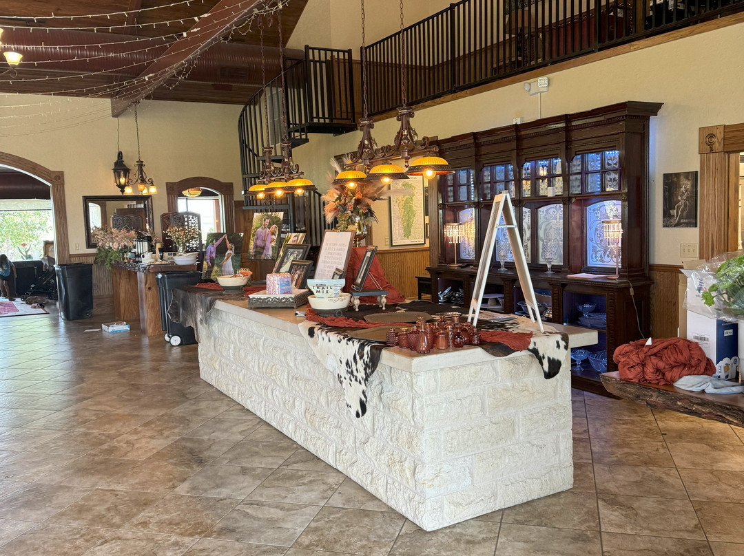 Clover Cliff Ranch Bed and Breakfast主图