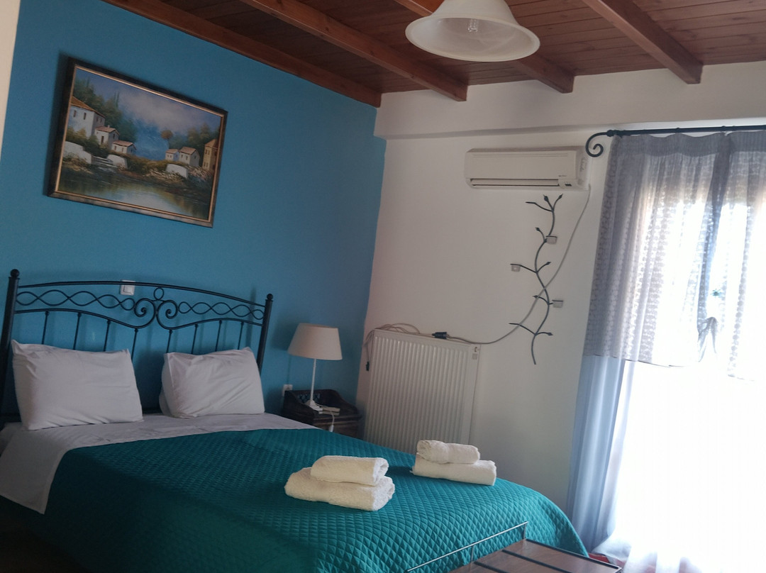 Koustenis Village主图