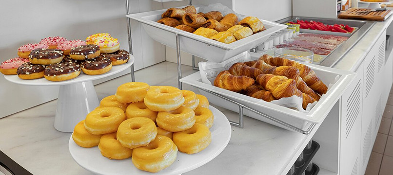 赫罗纳快捷假日酒店