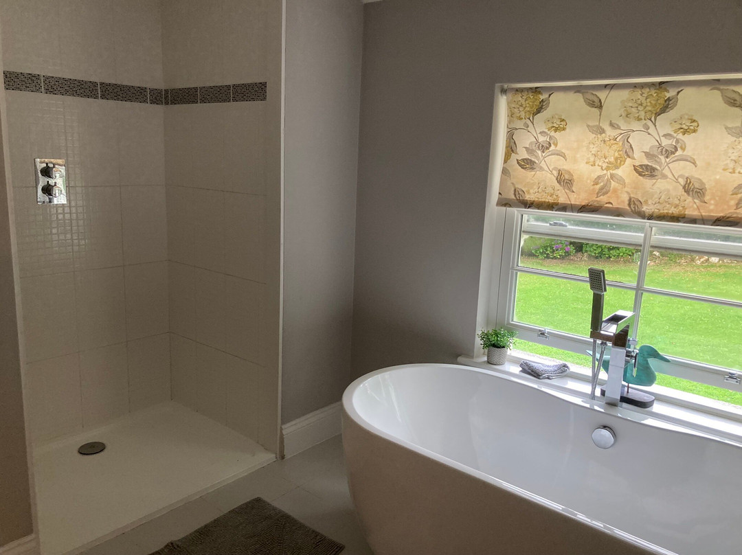 Caroe Farmhouse主图