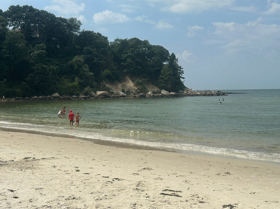 Old Silver Beach景点图片