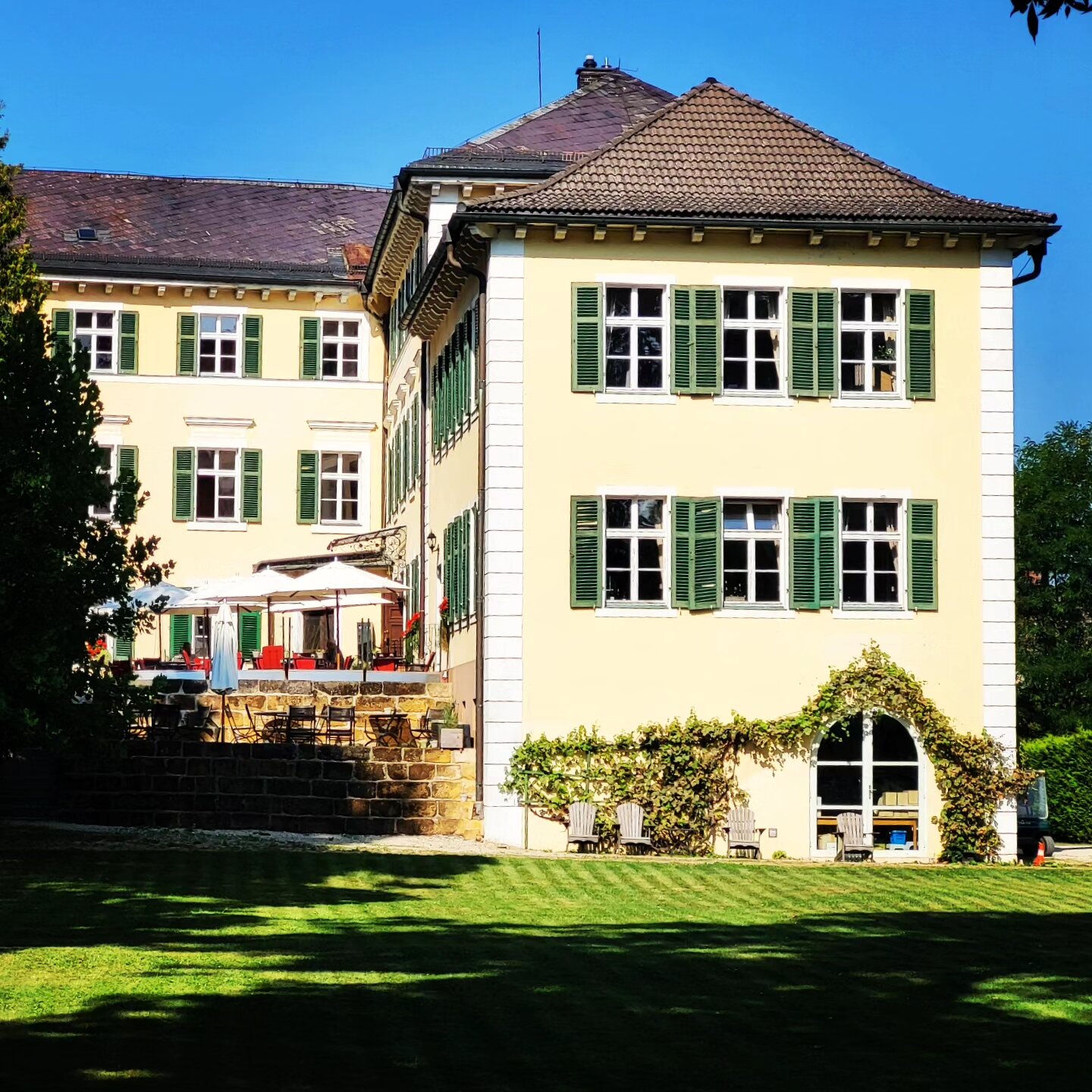Hotel Schloss Burgellern-官方