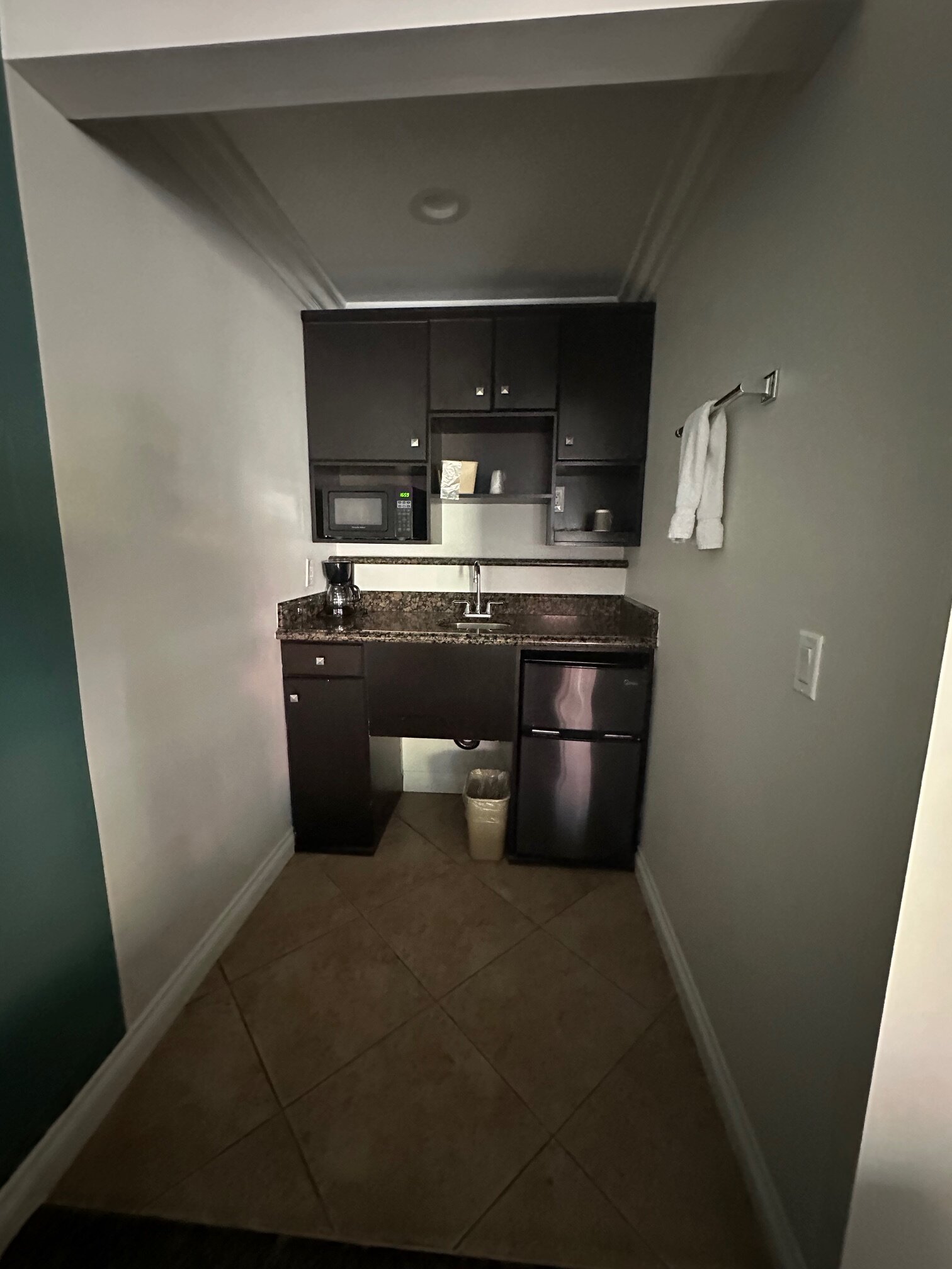 Garden Inn and Suites Glendora-客卧