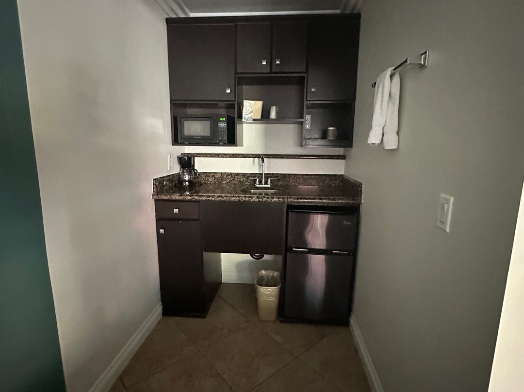 Garden Inn and Suites Glendora主图