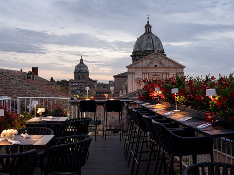 纳沃纳宫酒店主图