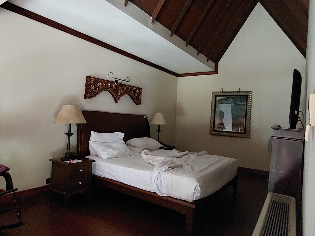 奥里亚索维利亚酒店主图