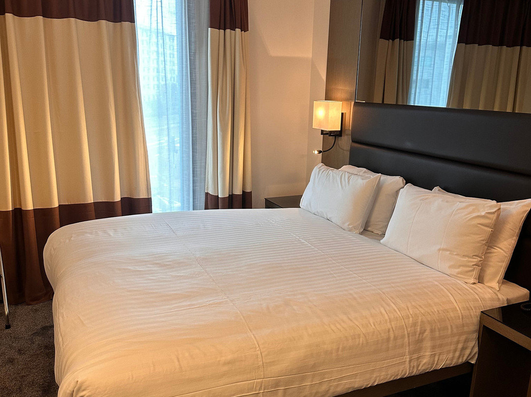 Atrium Hotel Heathrow主图