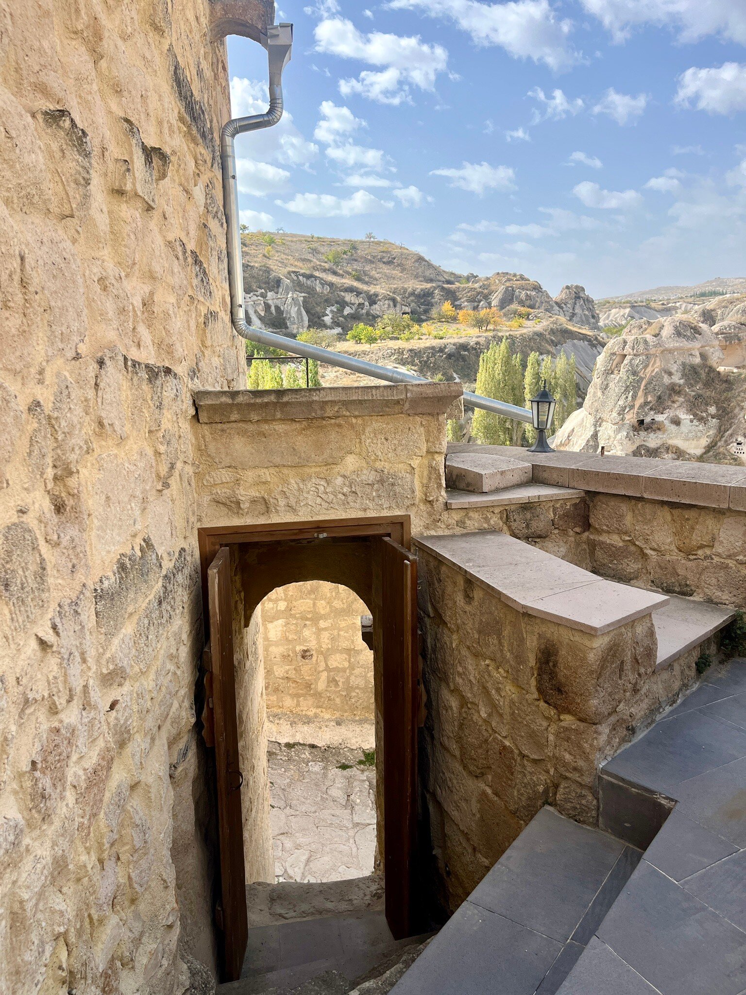 Abu Hayat Cave Suites-官方