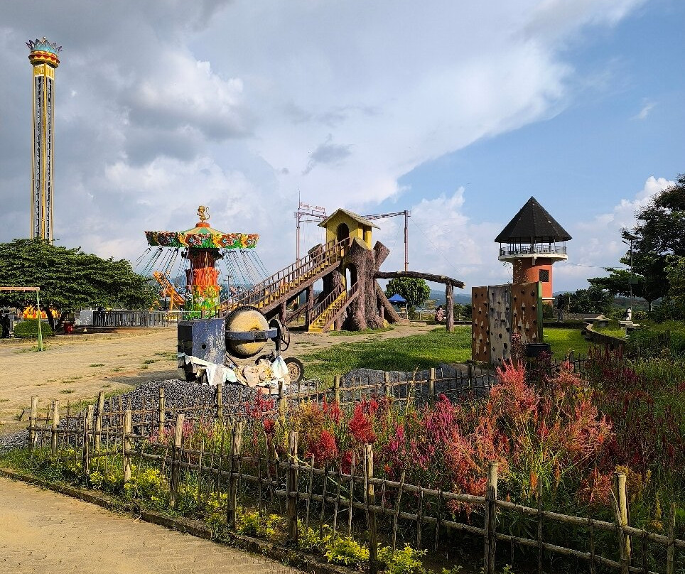 Dam Adventure Park & Garden景点图片
