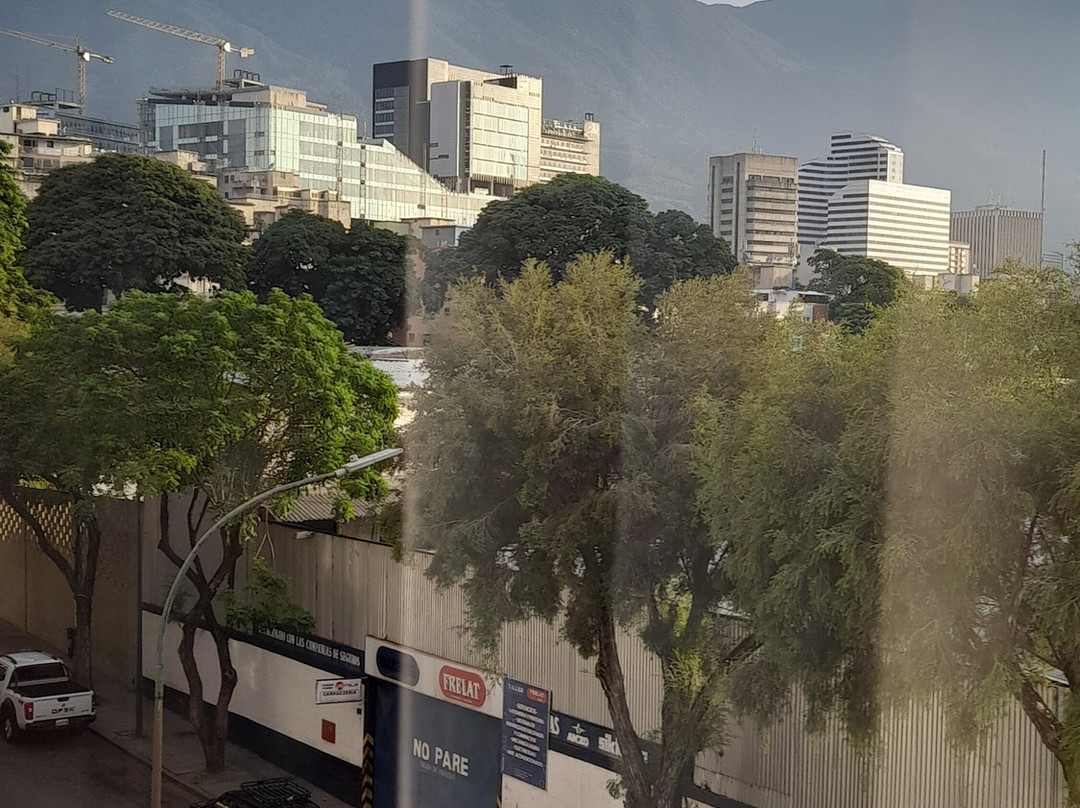 Shelter Suites主图