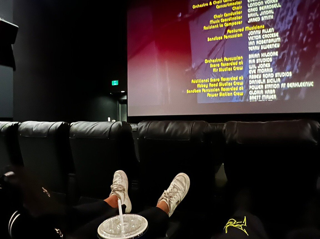 Cinema Cineplex Odeon Cavendish Mall