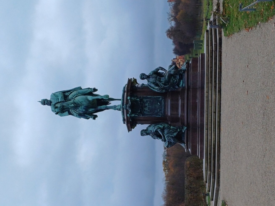 Reiterstandbild Friedrich Franz II景点图片